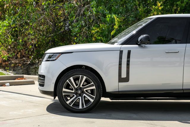 Used 2023 Land Rover Range Rover SE AWD/4WD image 12
