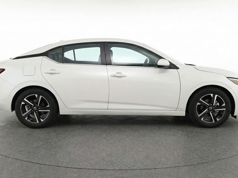Used 2025 Nissan Sentra SV image 11