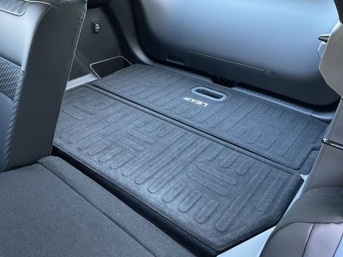 New 2026 Nissan Leaf Platinum+ w/ Cargo Package (Platinum+) image 16