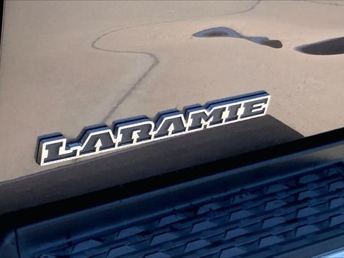 Used 2022 RAM 3500 Laramie AWD/4WD image 10