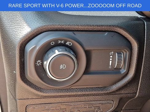 Used 2024 Jeep Wrangler Unlimited Sport AWD/4WD image 25