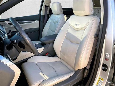 Used 2017 Cadillac XT5 Premium Luxury image 25