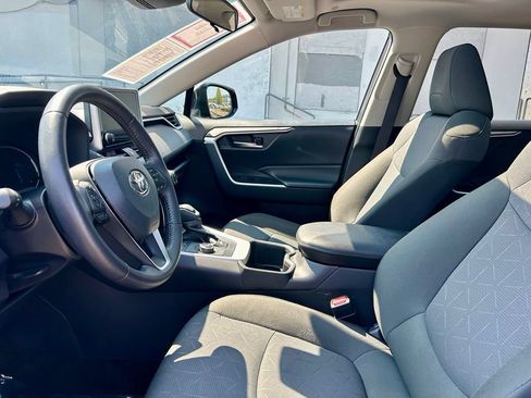 Certified 2025 Toyota RAV4 XLE w/ Convenience Package AWD/4WD image 10