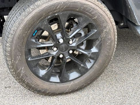 Used 2023 Jeep Wrangler Unlimited Sahara w/ Cold Weather Group image 5