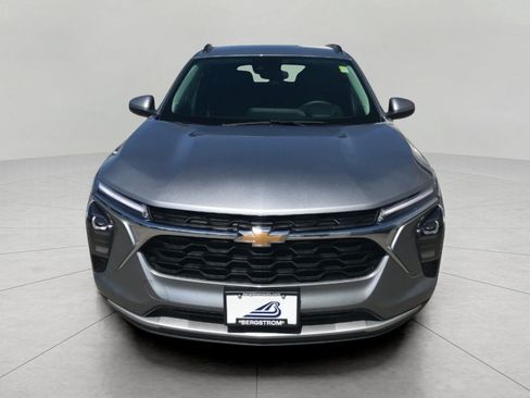 Used 2025 Chevrolet Trax LT FWD image 38