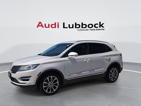 Used 2017 Lincoln MKC Select w/ Select Plus Package FWD image 5