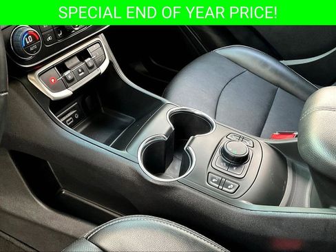 Used 2023 GMC Terrain SLT w/ LPO, Floor Liner Package image 18