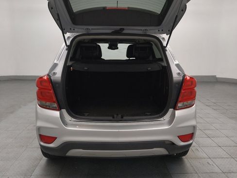 Used 2017 Chevrolet Trax LT w/ LT Convenience Package FWD image 29