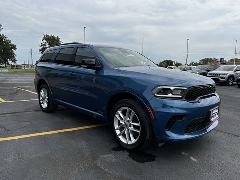 Used 2024 Dodge Durango GT AWD/4WD image 3