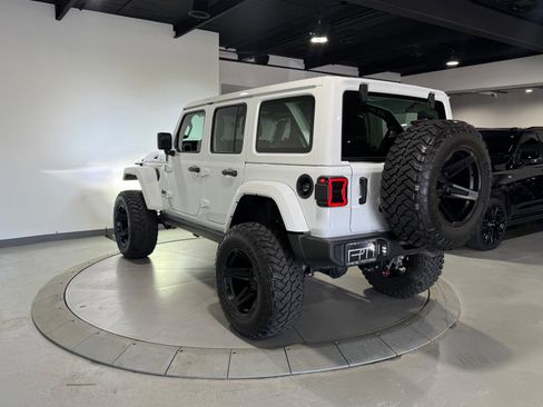 Used 2025 Jeep Wrangler Sport AWD/4WD image 13