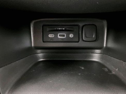 Used 2023 Chevrolet Equinox RS w/ RS Leather Package image 32