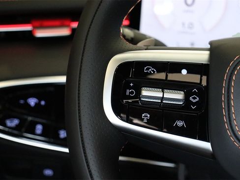 New 2026 Genesis GV70 2.5T Sport Prestige image 15