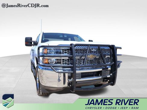 Used 2019 Chevrolet Silverado 2500 W/T AWD/4WD image 9
