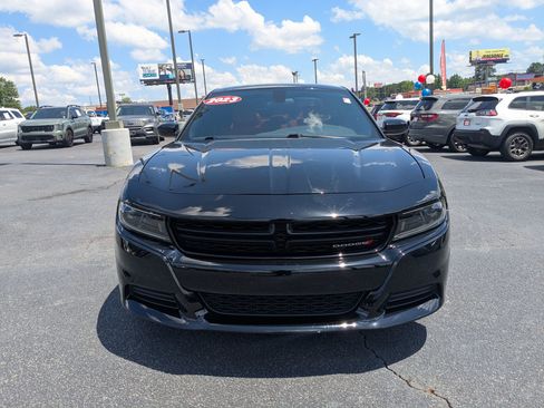 Used 2023 Dodge Charger SXT RWD image 2