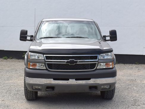 Used 2006 Chevrolet Silverado 2500 W/T AWD/4WD image 7