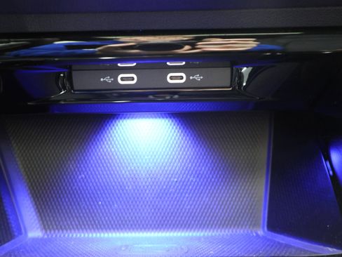 Used 2024 Volkswagen Golf R image 42