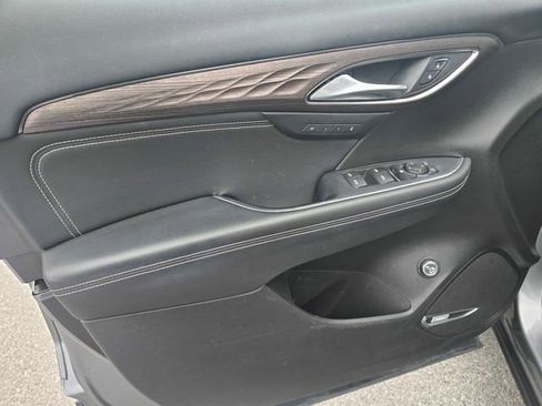 Used 2022 Buick Envision Avenir w/ Technology Package II image 21