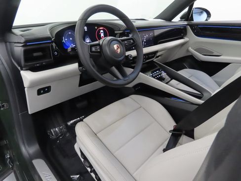 Certified 2025 Porsche Macan 4 Electric AWD/4WD image 4
