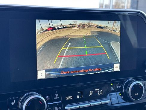 Used 2023 Toyota Highlander Limited image 22