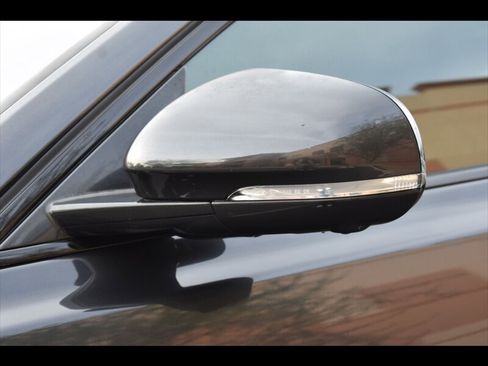 Used 2016 Jaguar XF S image 46