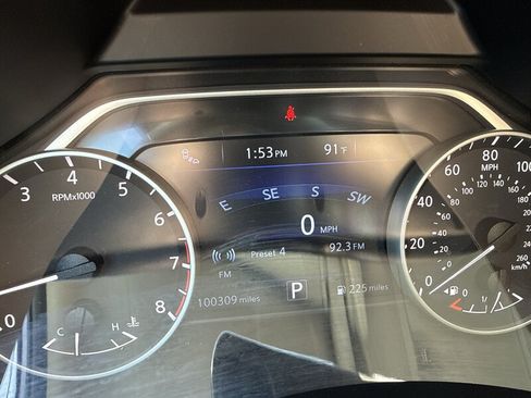 Used 2017 Nissan Murano Platinum w/ Platinum Technology Package FWD image 13