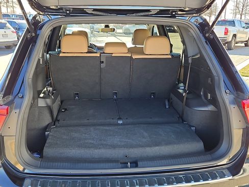 Certified 2023 Volkswagen Tiguan SE image 6