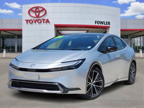 Used 2025 Toyota Prius Limited w/ Limited Premium Package FWD image 1
