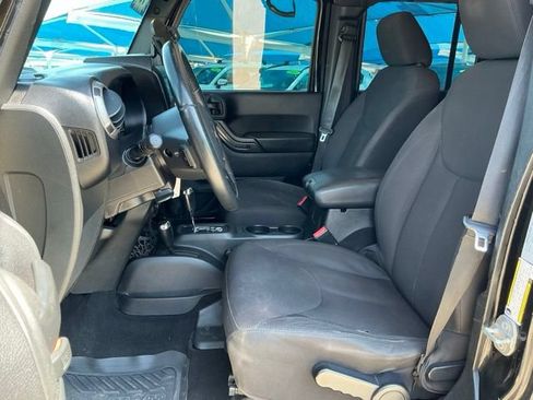 Used 2015 Jeep Wrangler Unlimited Sport w/ Quick Order Package 24S AWD/4WD image 9