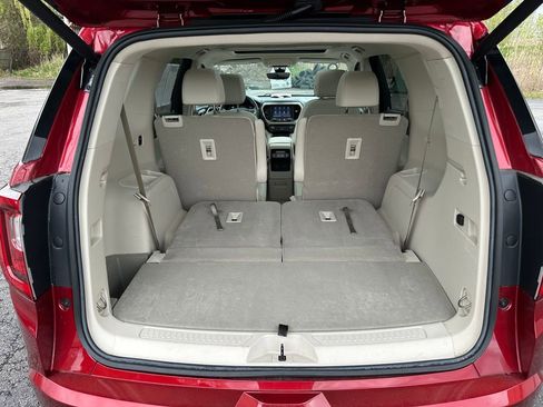 Used 2022 GMC Acadia Denali w/ Denali Ultimate Package FWD image 19