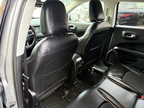 Used 2018 Jeep Compass Latitude w/ Popular Equipment Group image 18