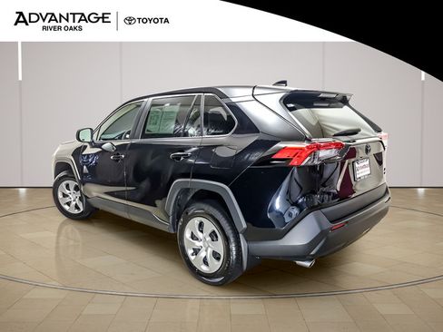 Used 2023 Toyota RAV4 LE AWD/4WD image 5