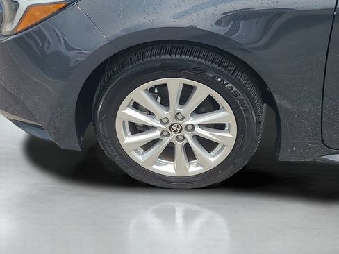 Used 2024 Toyota Corolla LE w/ LE Convenience Package FWD image 26