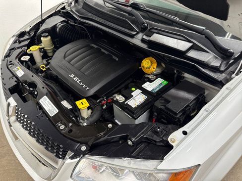 Used 2016 Dodge Grand Caravan SXT FWD image 48