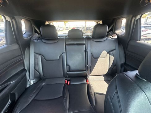 Used 2025 Jeep Compass Trailhawk image 37