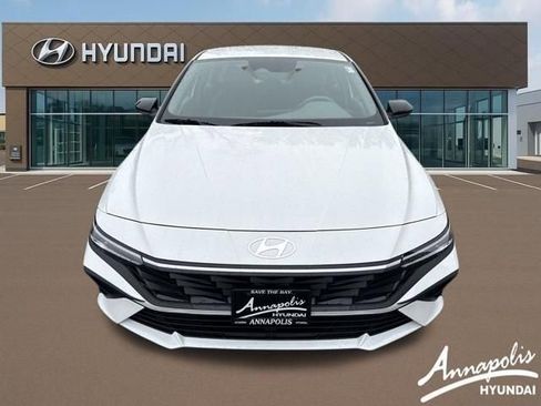 Certified 2025 Hyundai Elantra Sport image 8