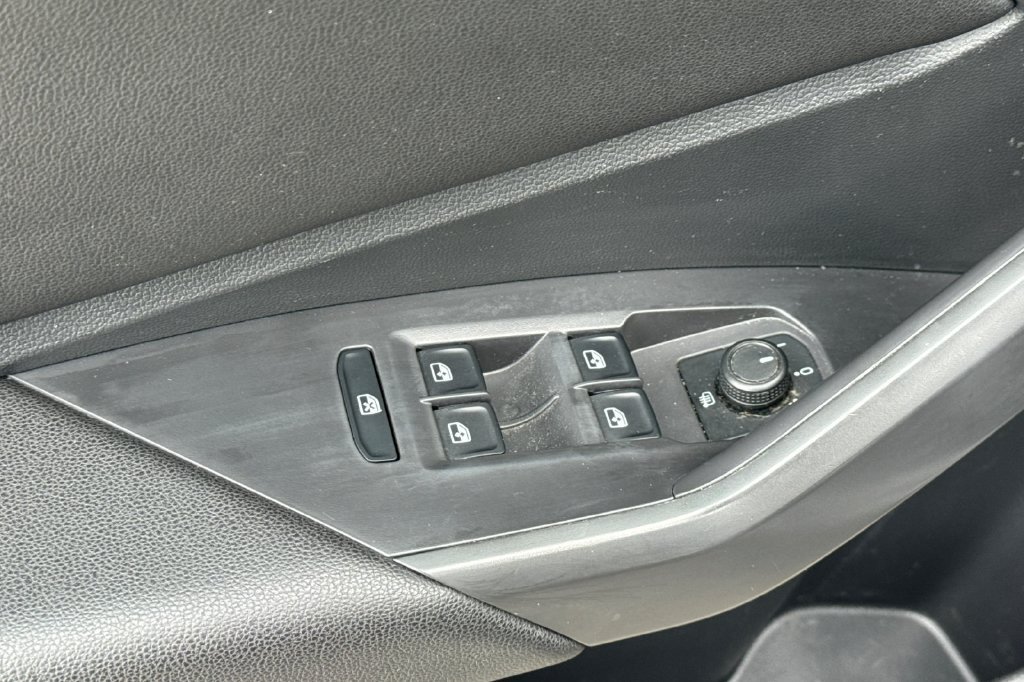 Used 2020 Volkswagen Jetta SEL FWD image 14