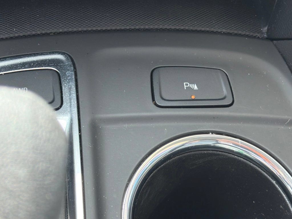Used 2023 Chevrolet Equinox LT w/ Driver Convenience Package AWD/4WD image 39