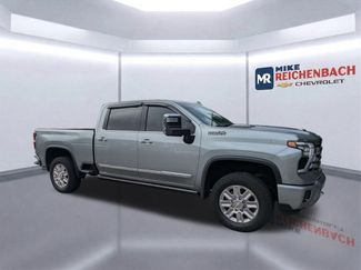 Used 2025 Chevrolet Silverado 2500 High Country w/ High Country Premium Package AWD/4WD video 2