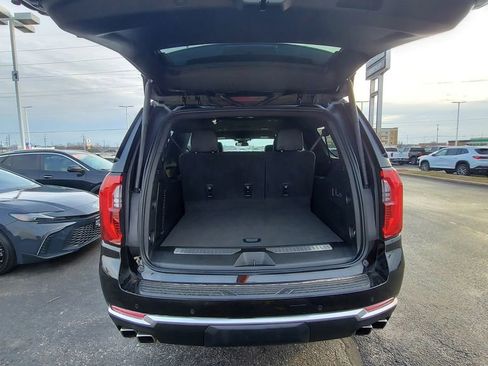Used 2025 GMC Yukon XL Denali image 7