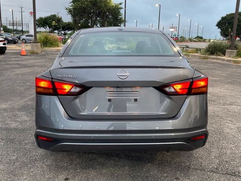 Used 2025 Nissan Altima 2.5 SV FWD image 5