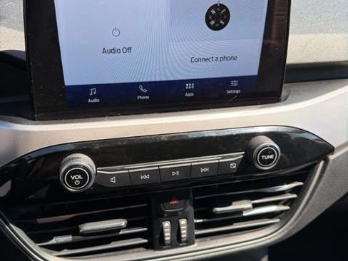 Used 2020 Ford Escape SEL image 13