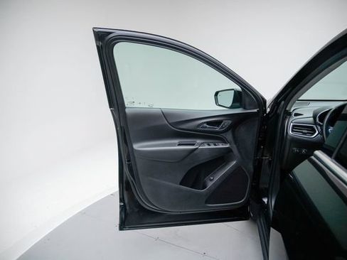 Used 2018 Chevrolet Equinox LT FWD image 22