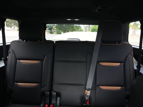 Used 2023 GMC Yukon XL AT4 w/ AT4 Premium Plus Package AWD/4WD image 22