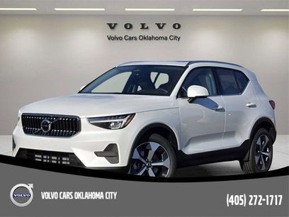 Used 2025 Volvo XC40 B5 Core