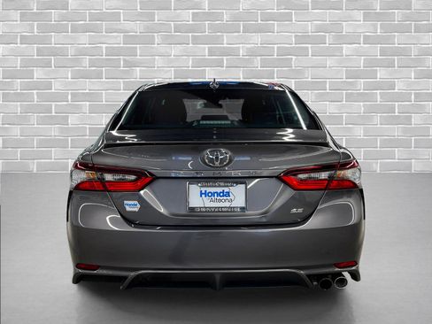 Used 2023 Toyota Camry SE image 4