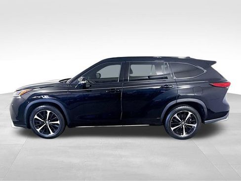 Used 2021 Toyota Highlander XSE AWD/4WD image 11