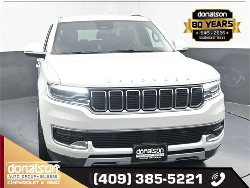 Used 2022 Jeep Wagoneer Series II w/ Flexible Seating Group image 3