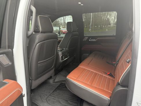 Used 2025 GMC Sierra 3500 Denali Ultimate image 25