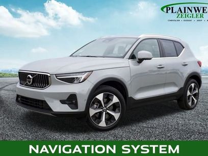 Used 2024 Volvo XC40 B5 Plus