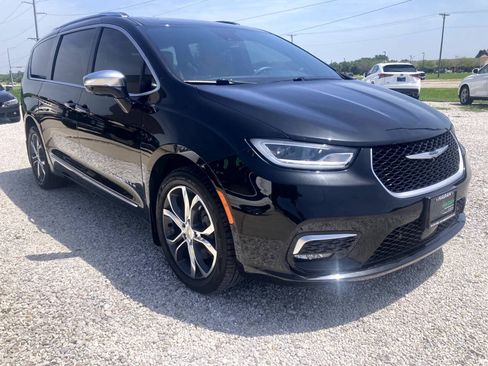 Used 2022 Chrysler Pacifica Pinnacle AWD/4WD image 4